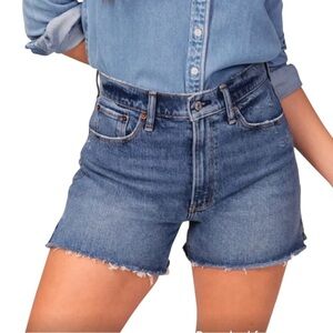Abercrombie & Fitch - NWT The High Rise 4” Mom Curve Love Jean Shorts Sz 18